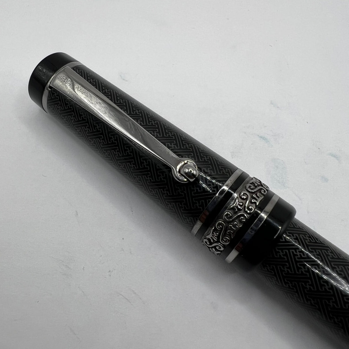 Maiora Dedalo Limited Edition Fountain Pen   -  Medium 14kt Gold Nib
