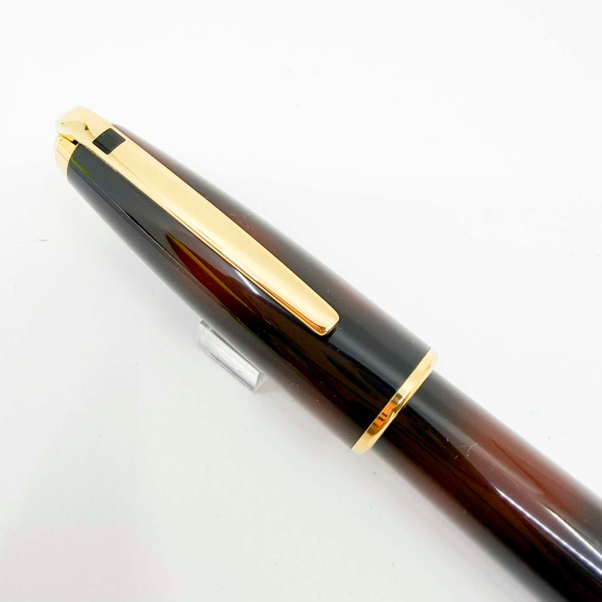 S.T. DuPont Large Orpheo Lacque Ecaille Fountain Pen - Marbled Black & Burnished Burgundy Laque - Medium 18kt Gold Nib