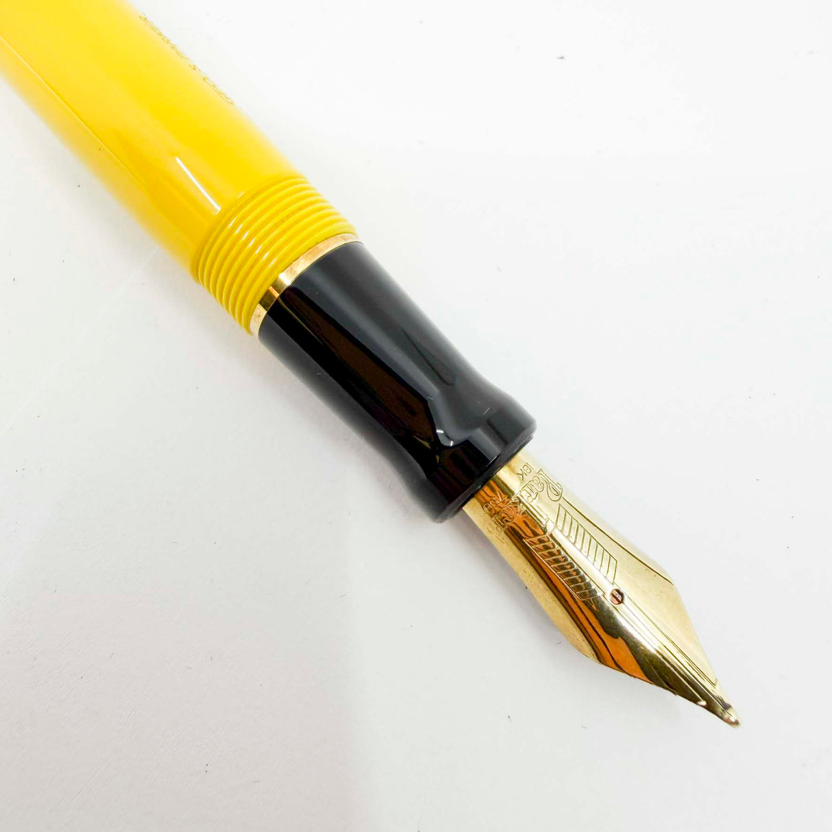 Parker Duofold Centennial Mandarin Yellow Limited Edition  Fountain Pen - Medium 18kt Gold Nib
