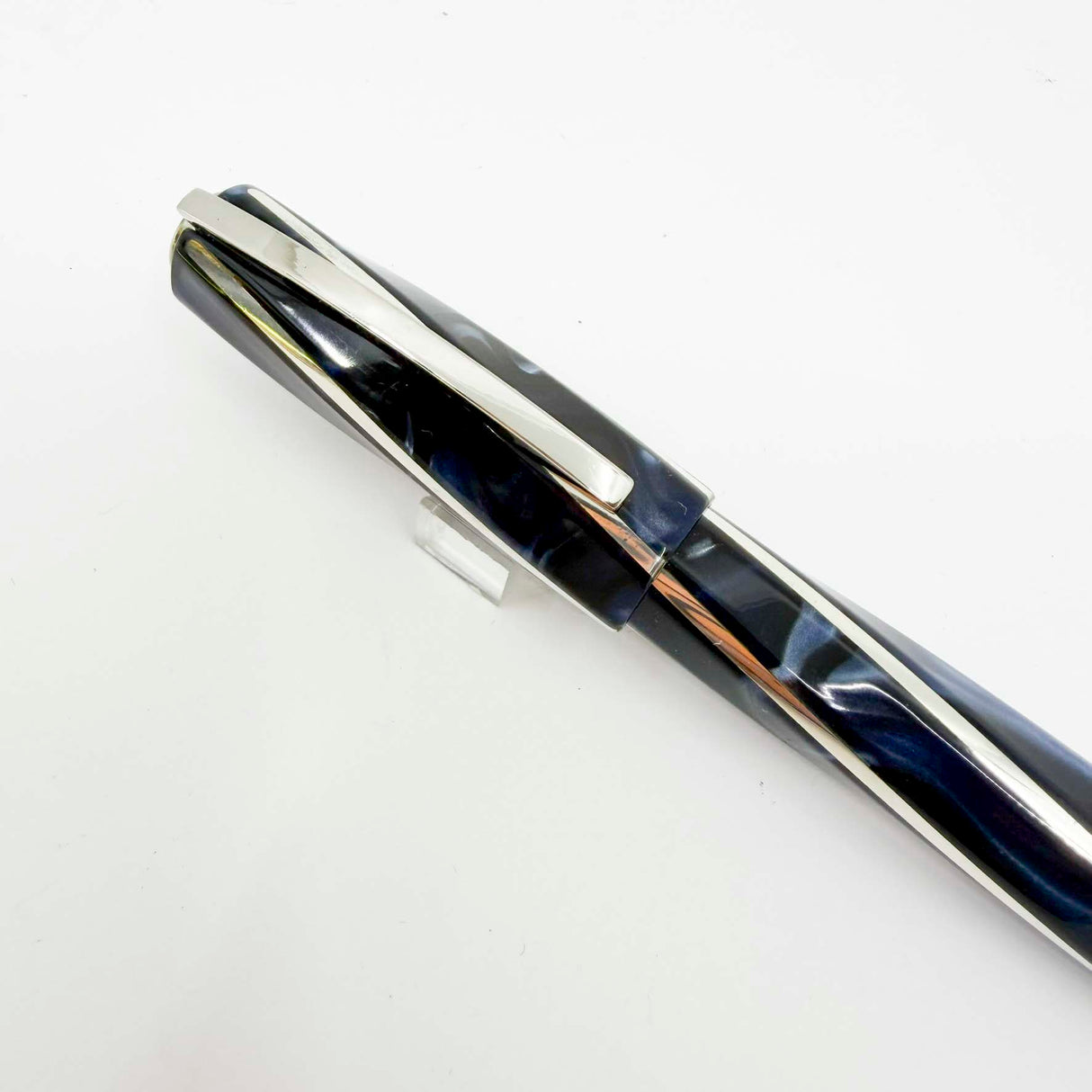 Visconti Divina Elegance Lustrous Imperial Blue Midsize Rollerball