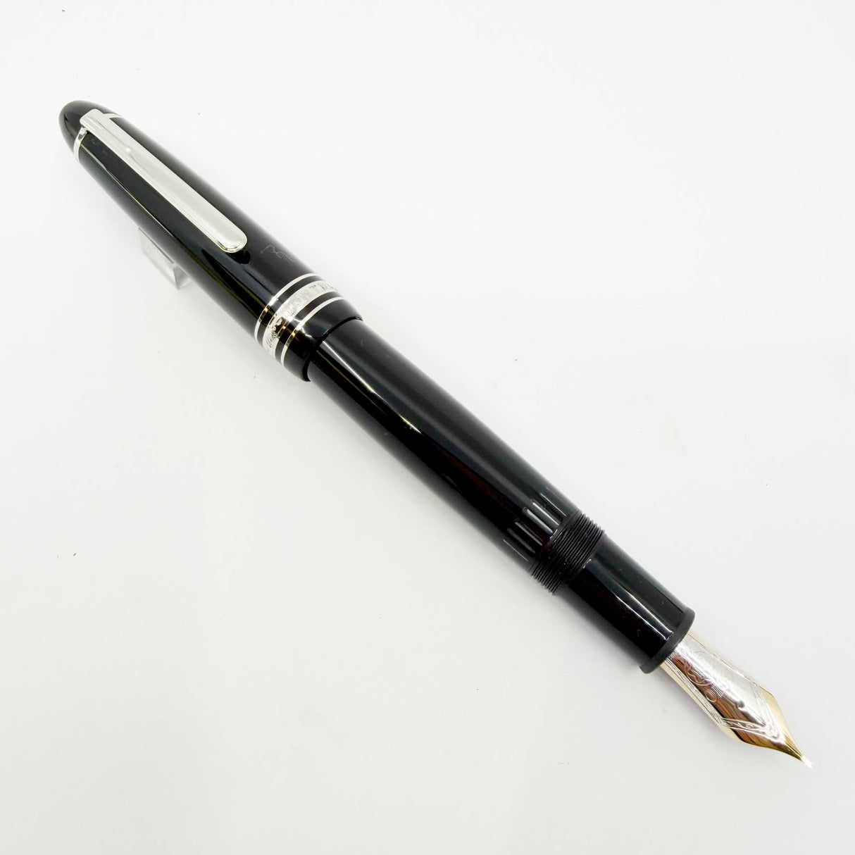 Montblanc LeGrand #P146 Fountain Pen - Platinum Plated Trim - Extra Fine 14kt Gold Nib