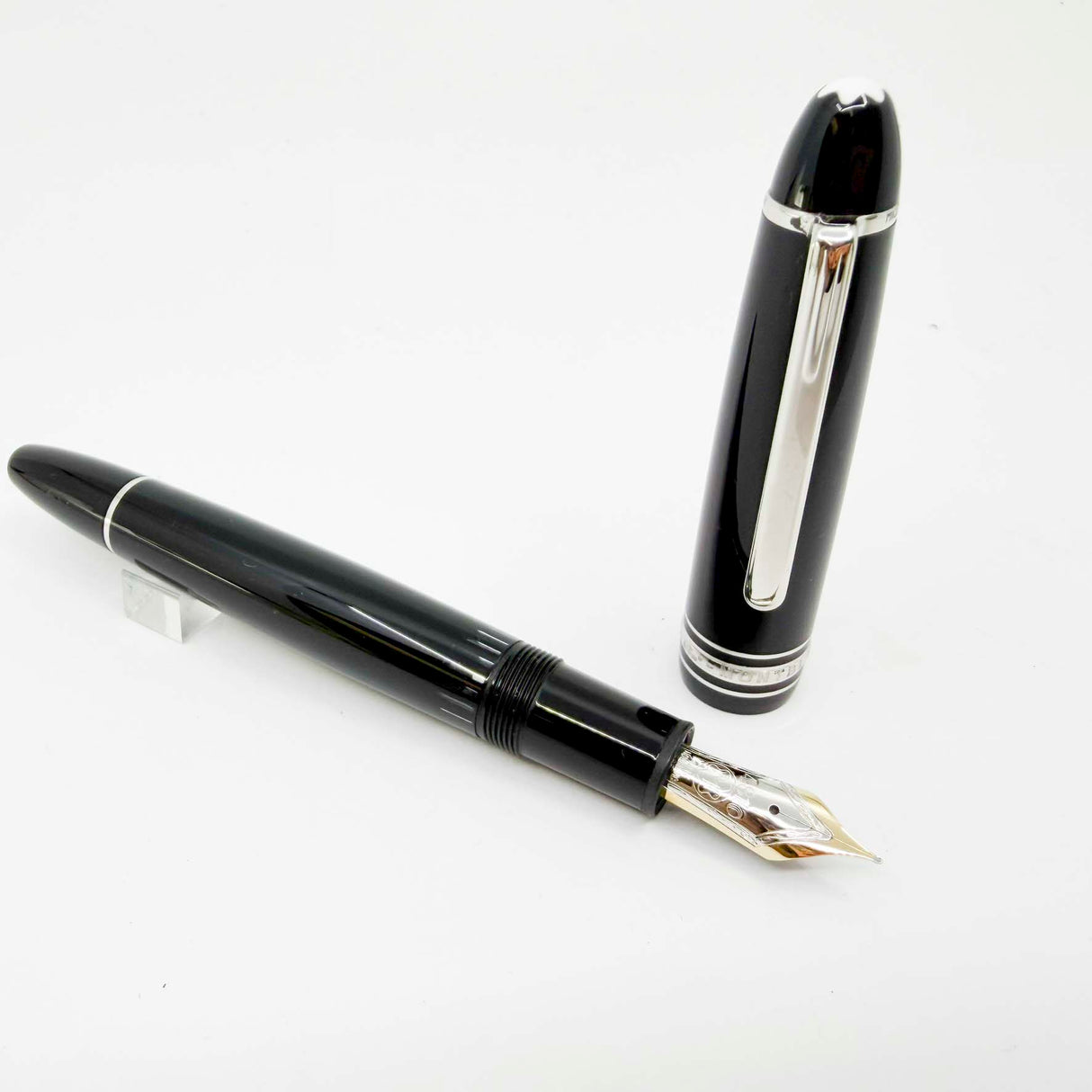 Montblanc LeGrand #P146 Fountain Pen - Platinum Plated Trim - Extra Fine 14kt Gold Nib