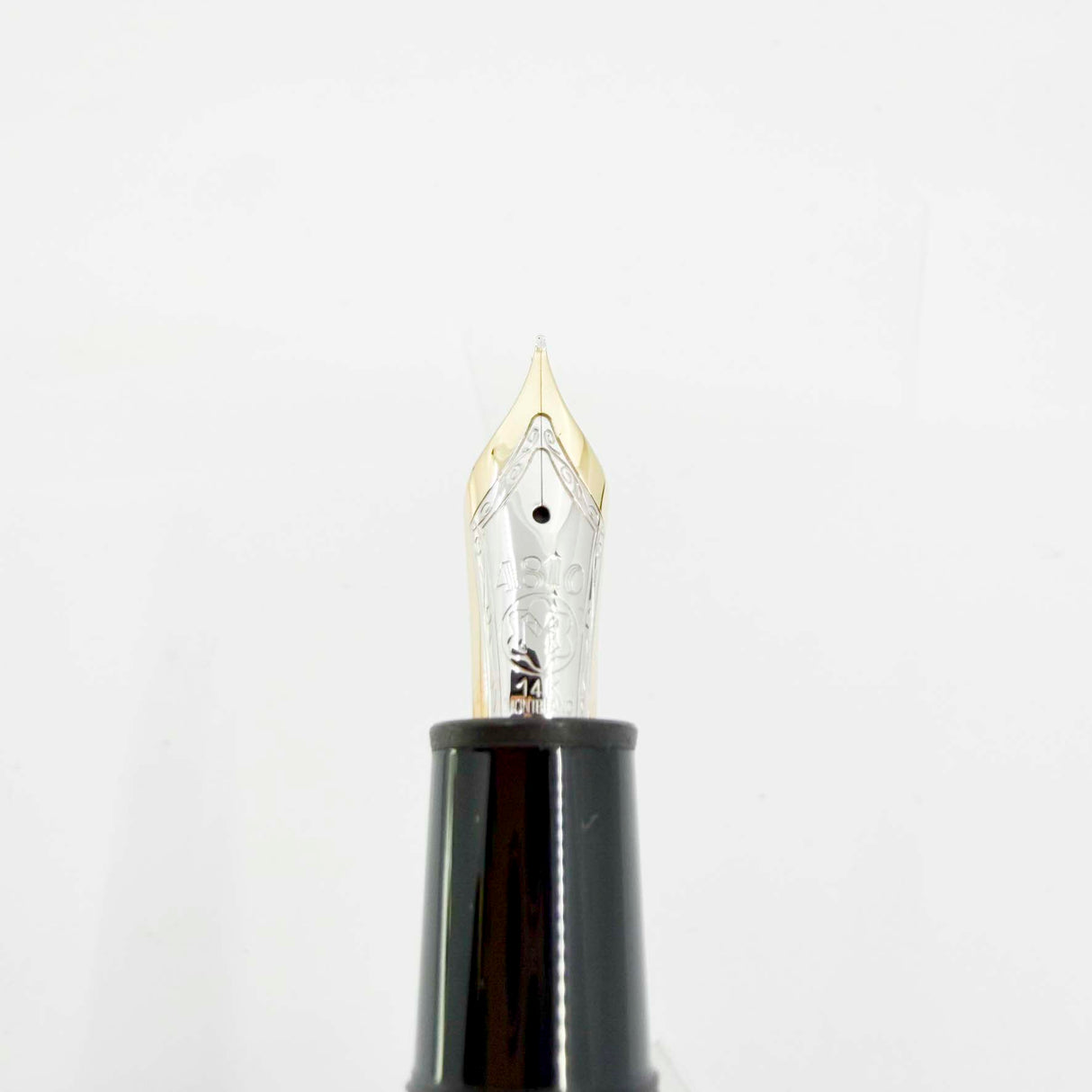 Montblanc LeGrand #P146 Fountain Pen - Platinum Plated Trim - Extra Fine 14kt Gold Nib
