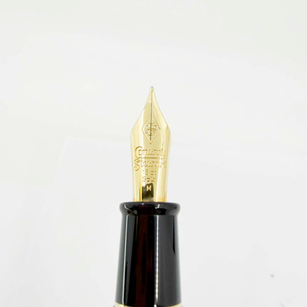 Conway Stewart "The Garner 100" Patriot Striped Barrel Limited Edition  Fountain Pen - Medium 18kt Gold Nib