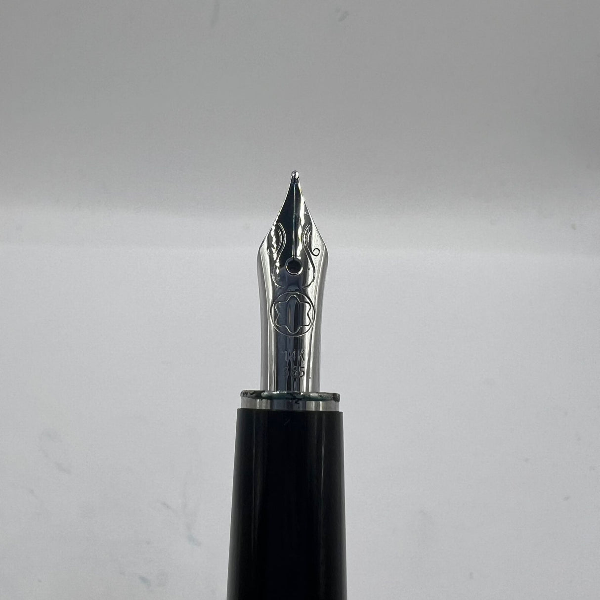 Montblanc Noblesse Blue 14K gold nib Fountain Pen - circa 1990