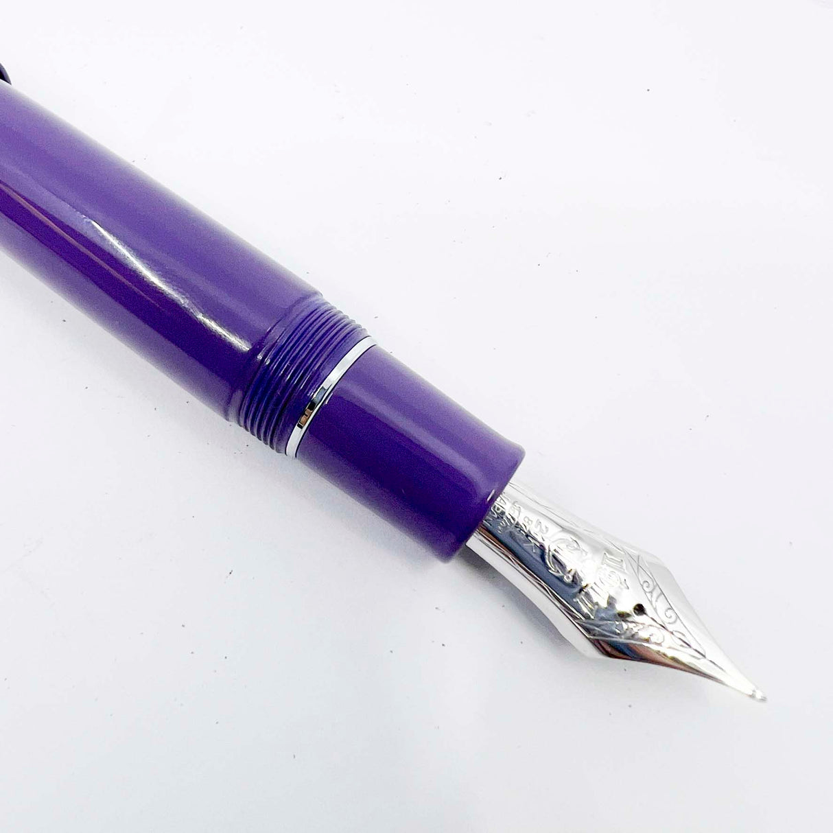 Sailor King of Pens Purple Urushi Ebonite Bespoke Special Edition Fountain Pen - Naginata Togi Medium Fine 21kt Gold Nib