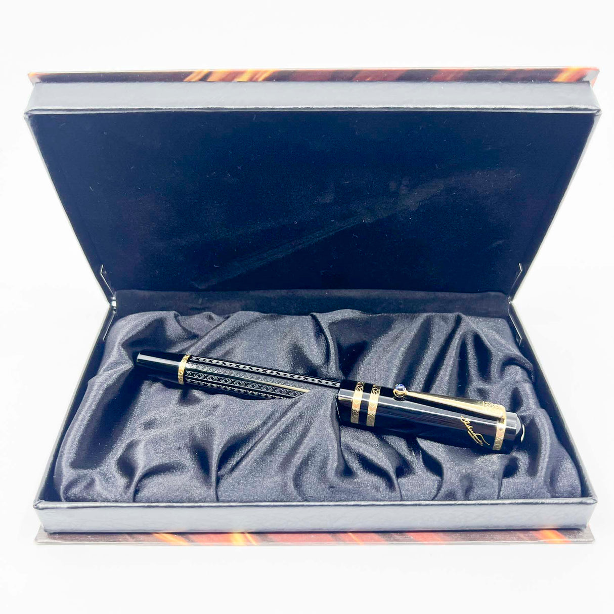Montblanc Fyodor Dostoevsky Writer Series Limited Edition Fountain Pen - Fine 18kt Gold Nib