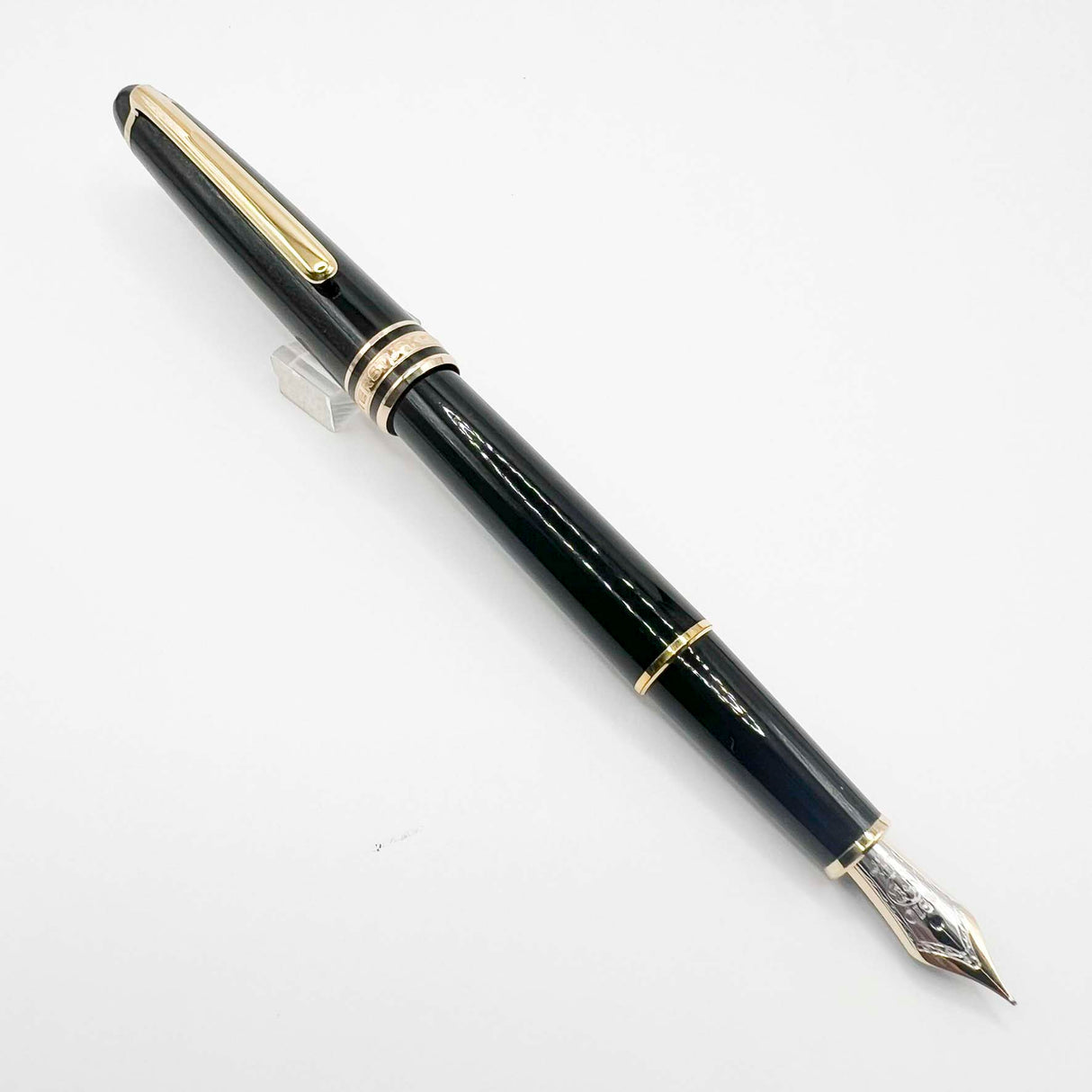 Montblanc Classique #144 Black Resin Fountain Pen  -  Fine  14kt Gold Nib