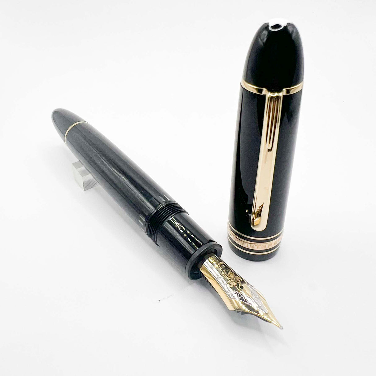Montblanc Meisterstuck #149 (Largest) Fountain Pen   -   Extra Fine 18kt Gold Nib