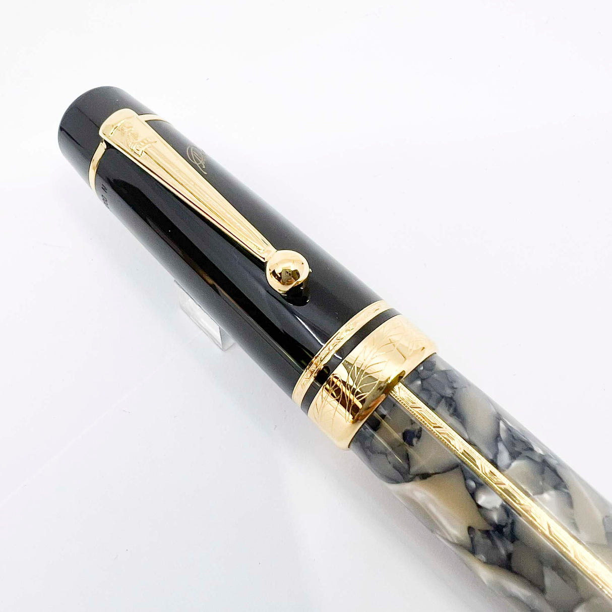 Montblanc Alexandre Dumas (Correct Signature) Writer Series Ltd. Ed. Fountain Pen - Medium 18kt Gold Nib