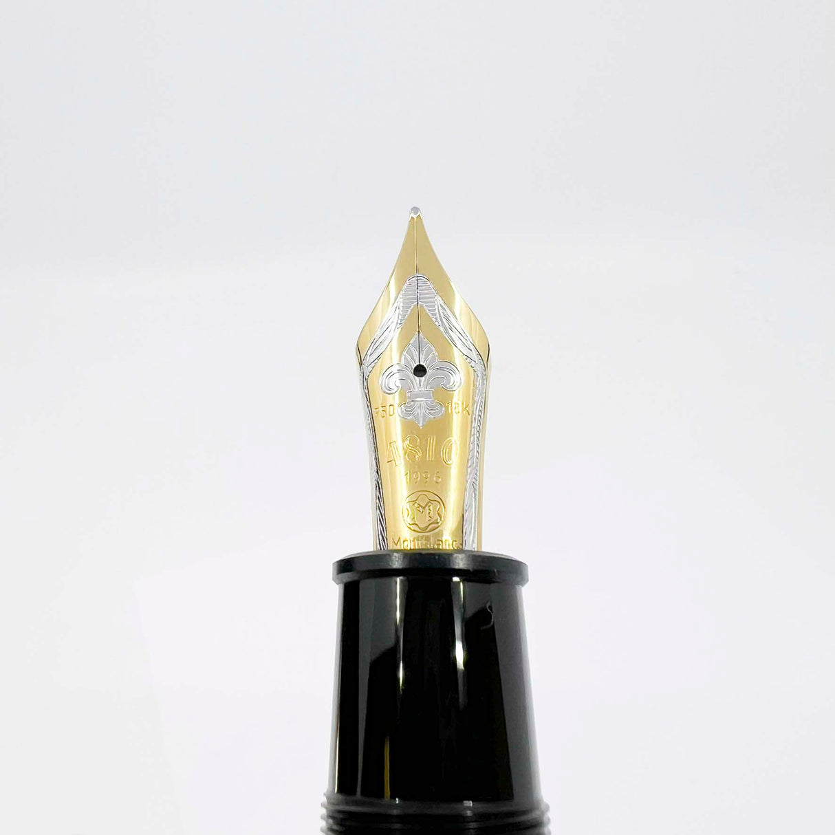 Montblanc Alexandre Dumas (Correct Signature) Writer Series Ltd. Ed. Fountain Pen - Medium 18kt Gold Nib