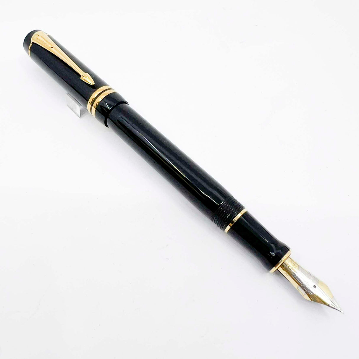 Parker Duofold Centennial (Largest) Black  Fountain Pen - Extra Fine 18kt Gold Nib (Circa 1997)
