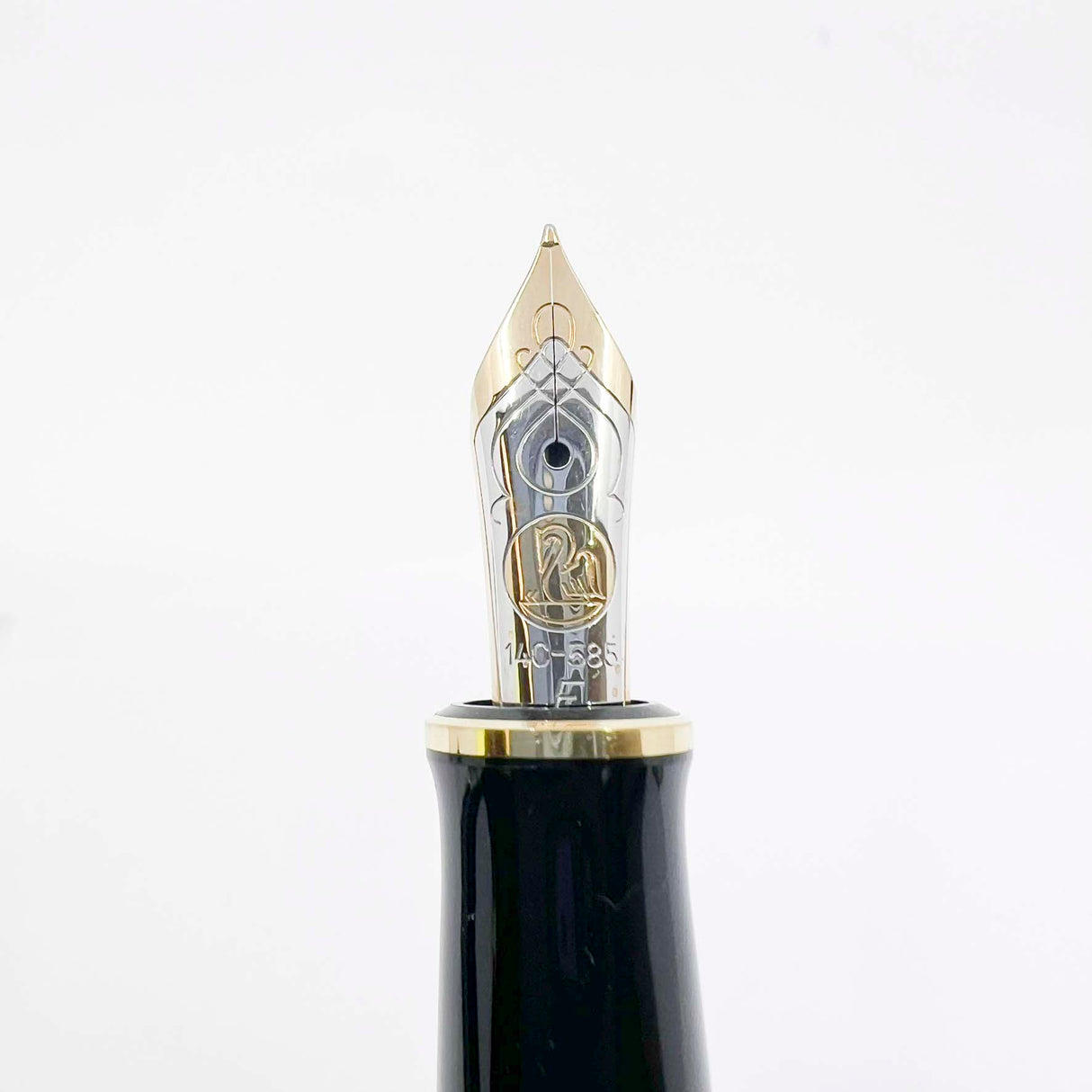Pelikan M600 Fountain Pen - Black Cap/Green Striped Barrel - Fine 14kt Gold Nib