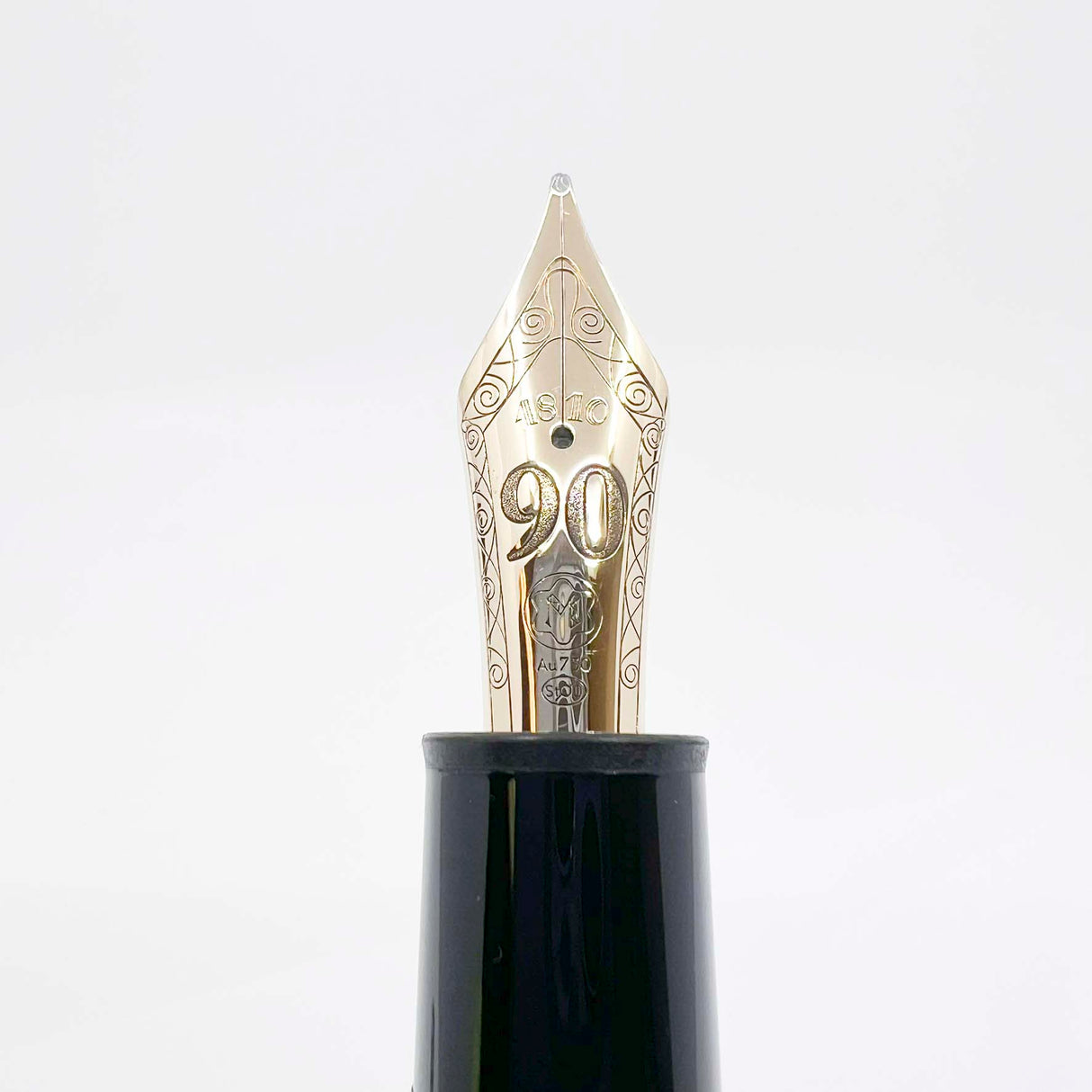 Montblanc Meisterstuck #149  90th Anniversary of Meisterstuck Fountain Pen-  Broad 18kt Gold Nib (Copy)