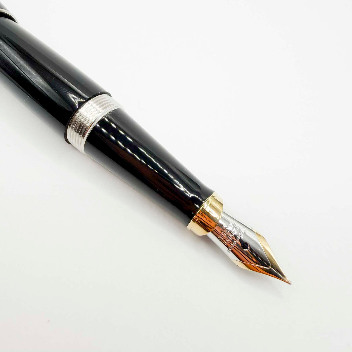 Underwood (London) Piccadilly Black Ebonite Fountain Pen - Fine 14kt Gold Nib - Cartridge Fill Only