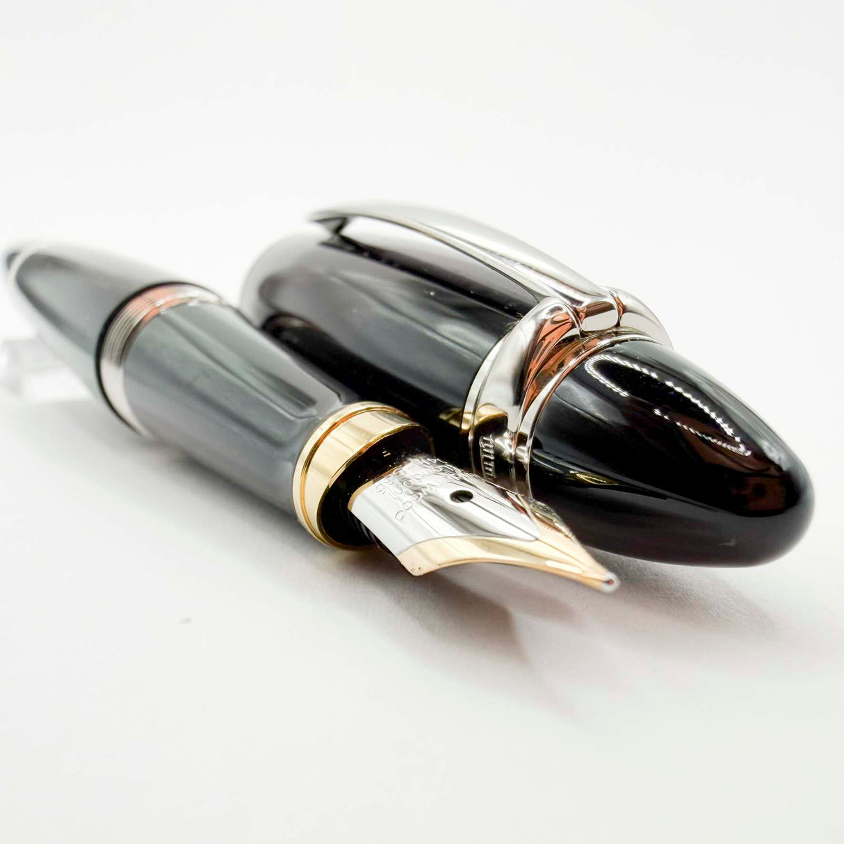 Underwood (London) Piccadilly Black Ebonite Fountain Pen - Fine 14kt Gold Nib - Cartridge Fill Only