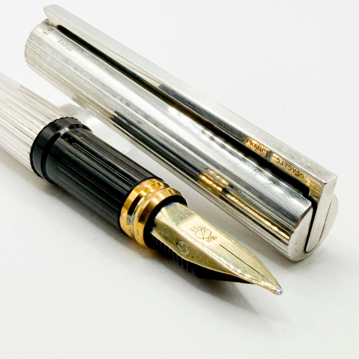 S.T. Dupont Classic Fluted Silver Plated  Fountain Pen - Medium 18kt Gold Nib