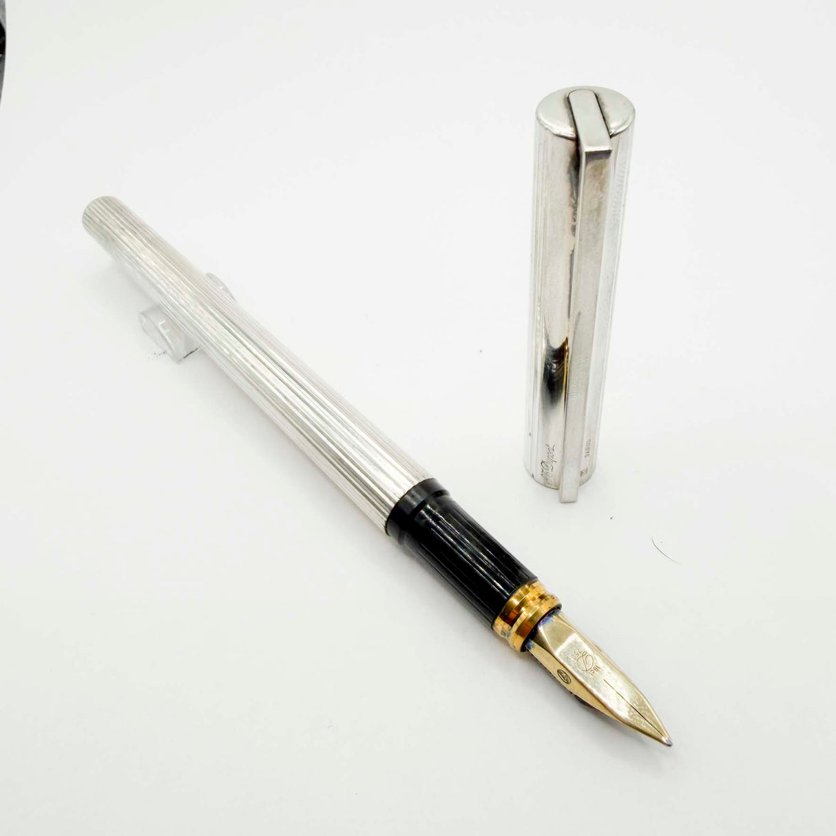 S.T. Dupont Classic Fluted Silver Plated  Fountain Pen - Medium 18kt Gold Nib