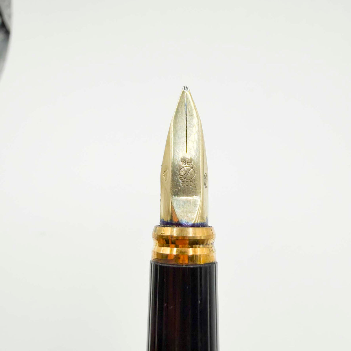 S.T. Dupont Classic Fluted Silver Plated  Fountain Pen - Medium 18kt Gold Nib