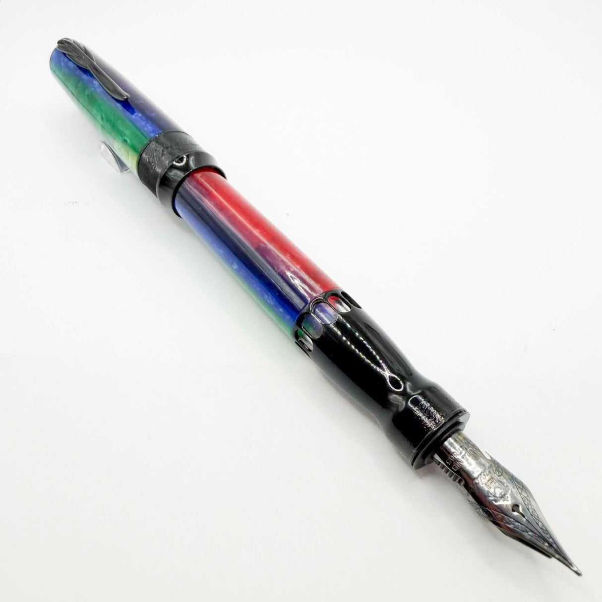 Pineider Arco Stilo Rainbow Fountain Pen Limited Edition  La Grande Belezza - Fine 14kt Gold Quill Nib