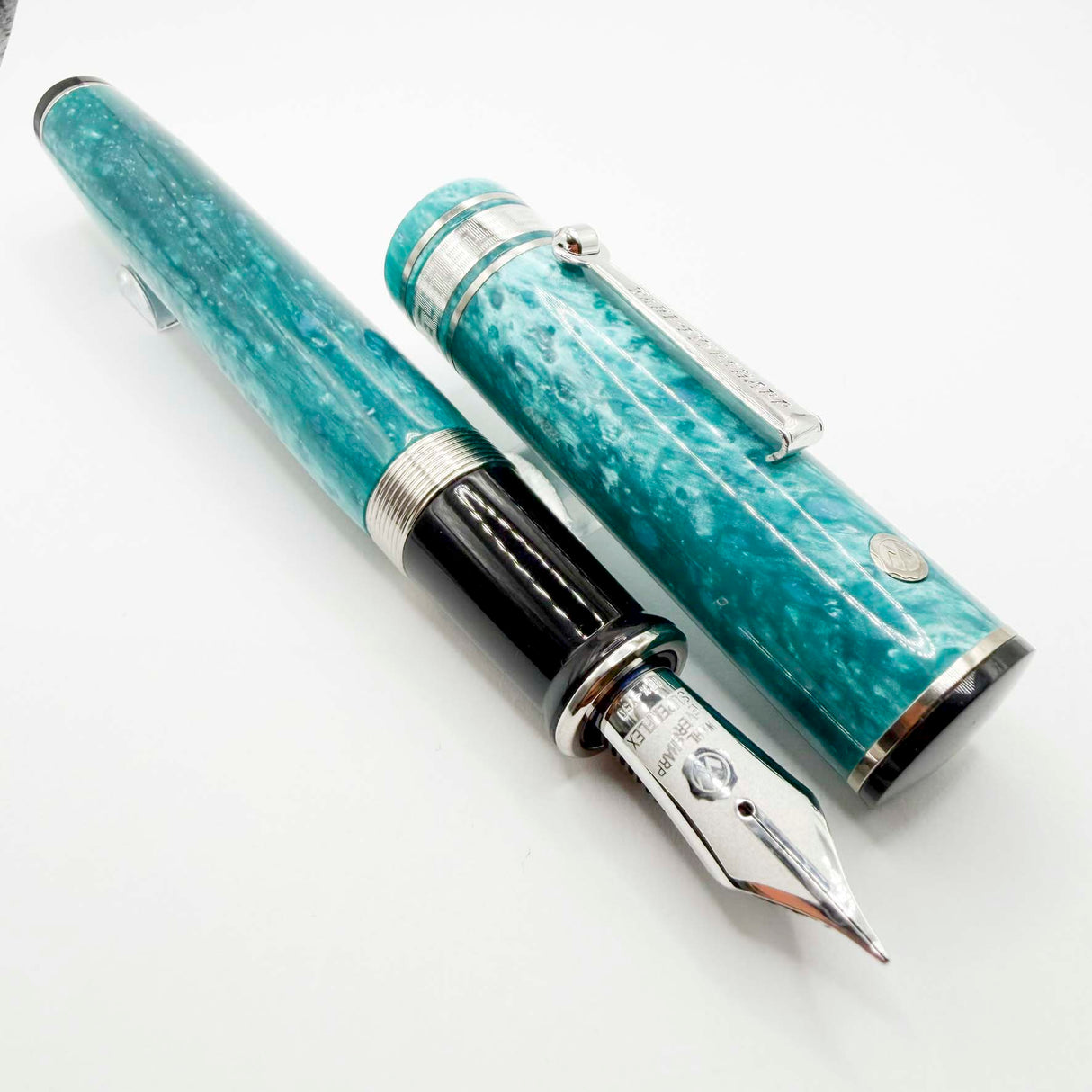 Wahl Eversharp Lustrous Marbleized Turquoise Decoband Oversized  Fountain Pen  - Superflex Medium #8 Size  1kt Gold Nib