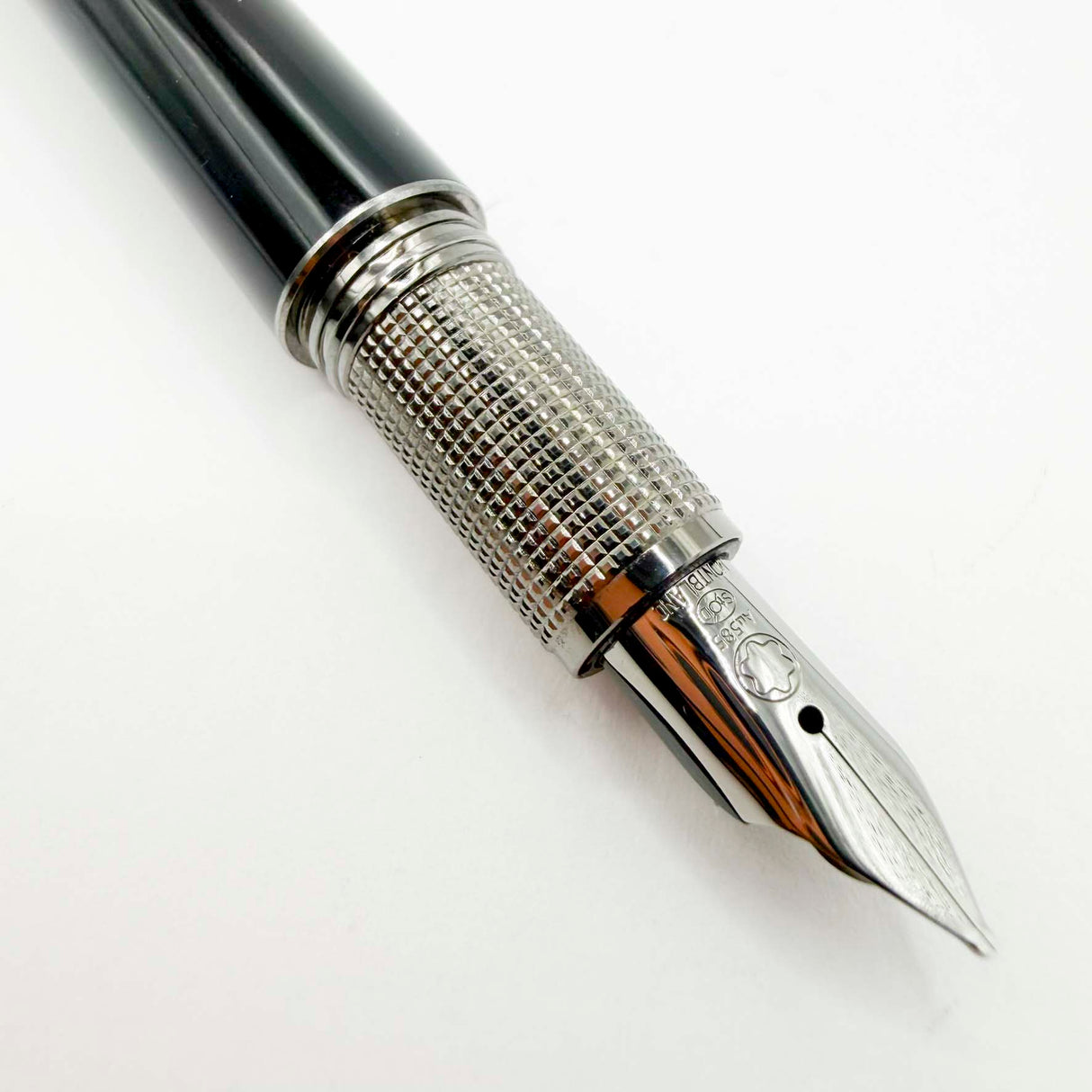 Montblanc StarWalker Black Fountain Pen with Ruthenium Plated  Trim - Medium 14kt Gold Nib