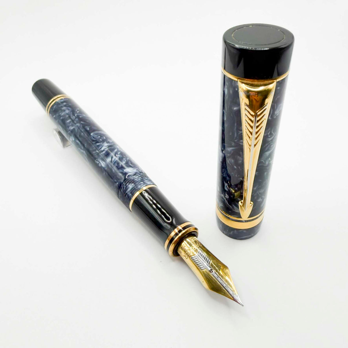 Parker Centennial (Largest Size) Duofold Blue Marble Fountain Pen - Extra Fine 18kt Gold Nib - Circa 1991