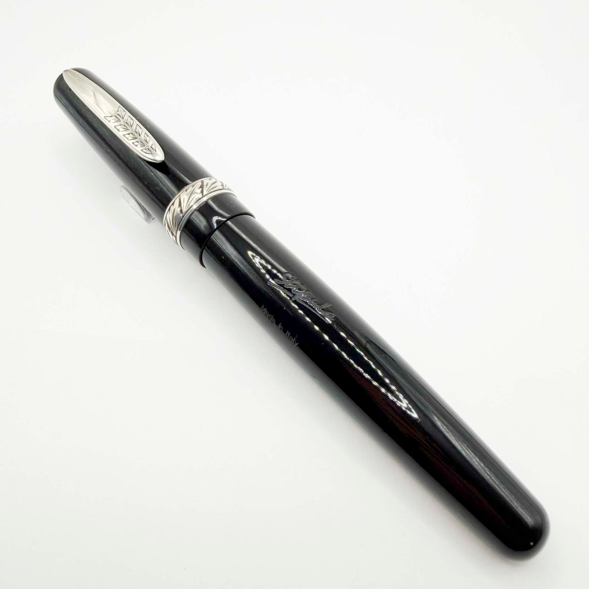 Stipula Large Size Black Etruria Fountain Pen - Medium 14kt Gold Nib