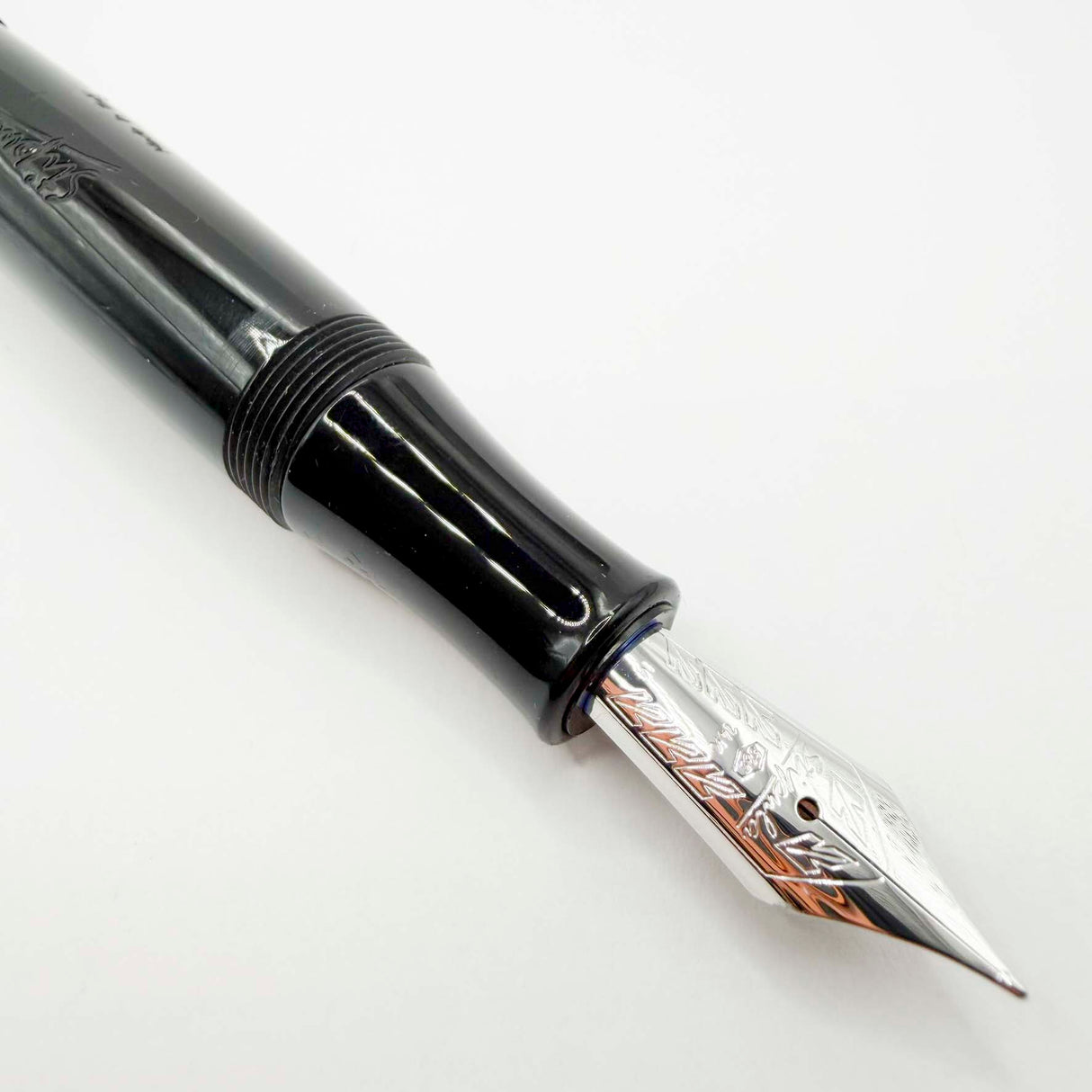 Stipula Large Size Black Etruria Fountain Pen - Medium 14kt Gold Nib