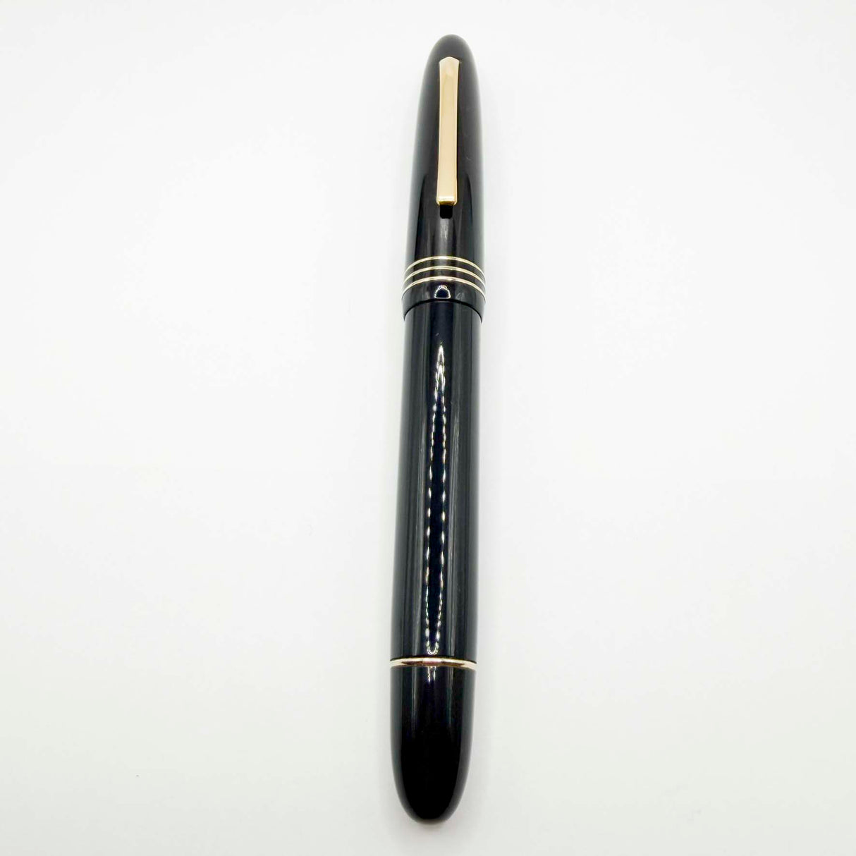 OMAS Ogiva  Museum of Modern Art New York Black Fountain Pen -  Fine 18kt Gold Nib