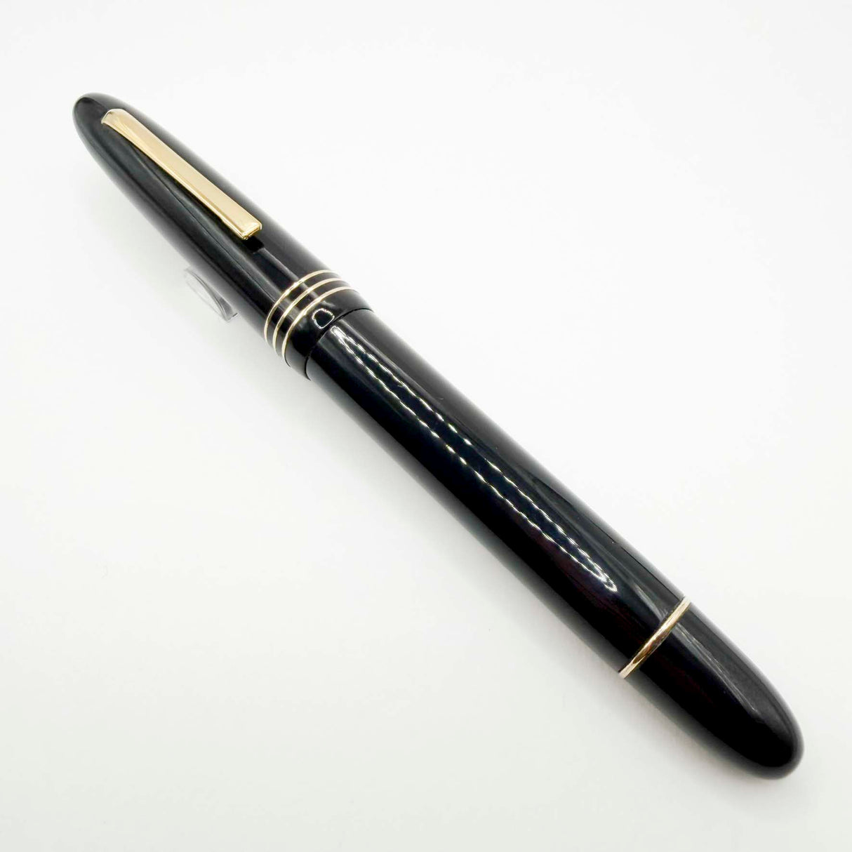 OMAS Ogiva  Museum of Modern Art New York Black Fountain Pen -  Fine 18kt Gold Nib