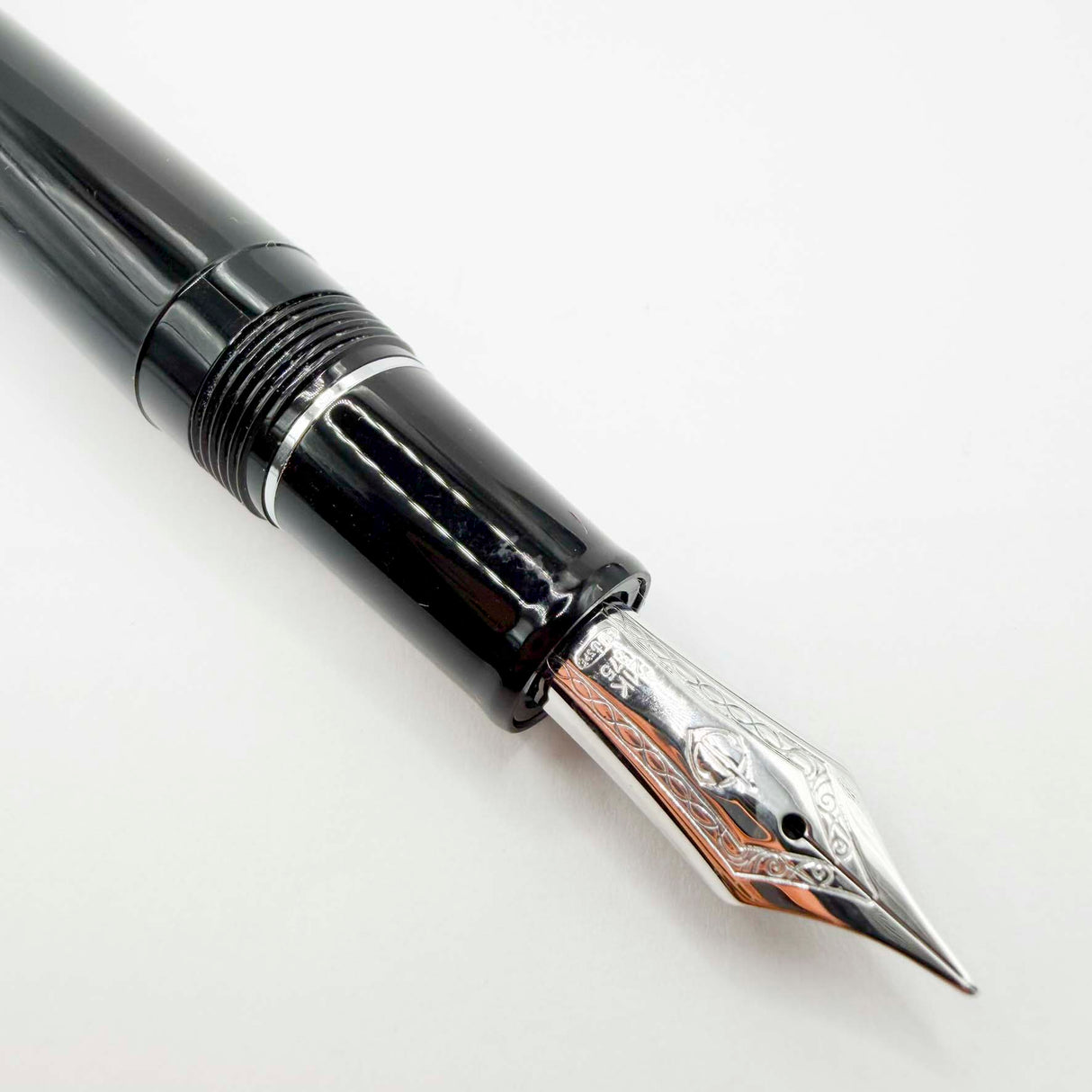 Sailor 1911L Large Black Fountain  Pen - Broad 21kt Gold Nib