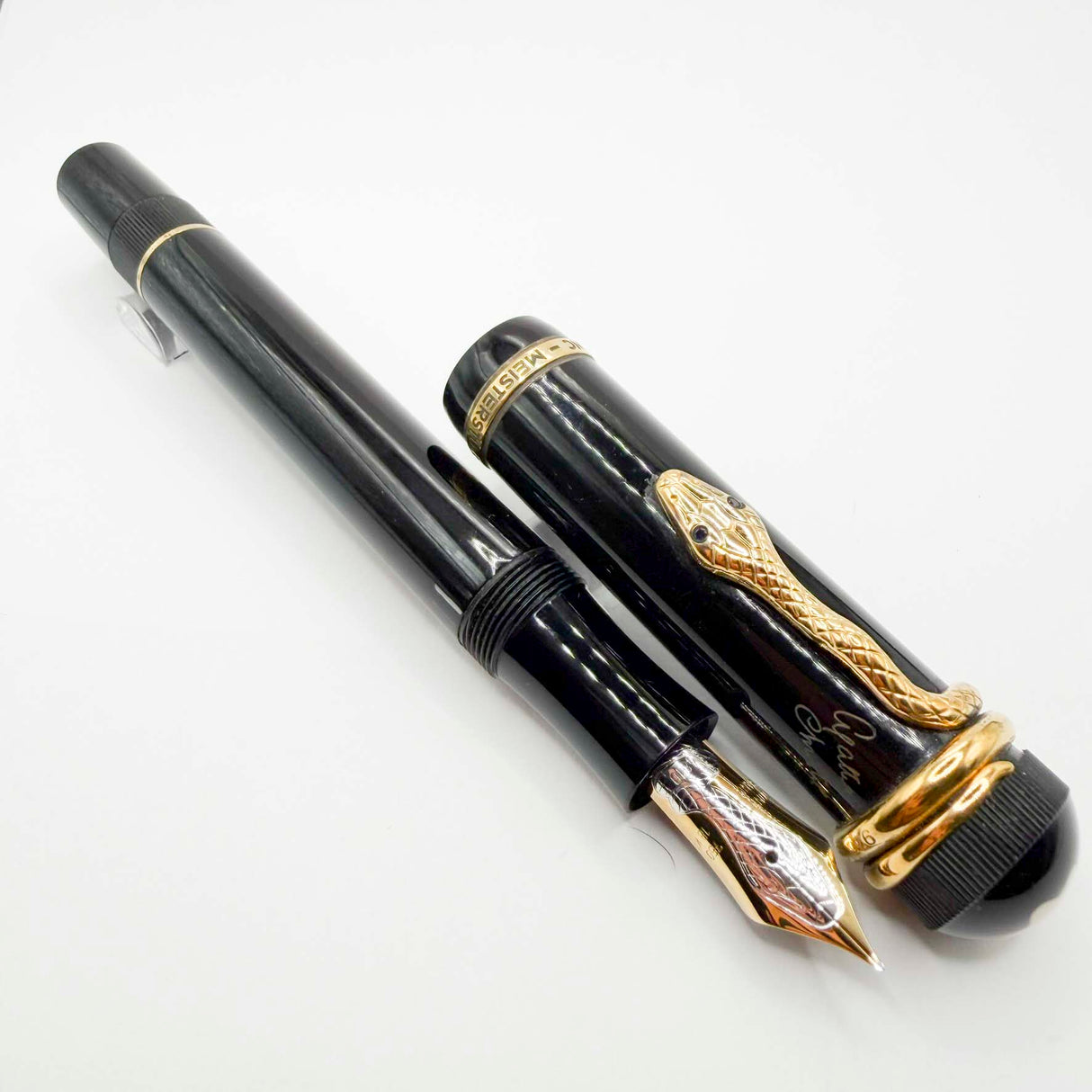 Montblanc Agatha Christie Vermeil Writer Series Limited Edition Fountain Pen - Fine 18kt Gold Nib