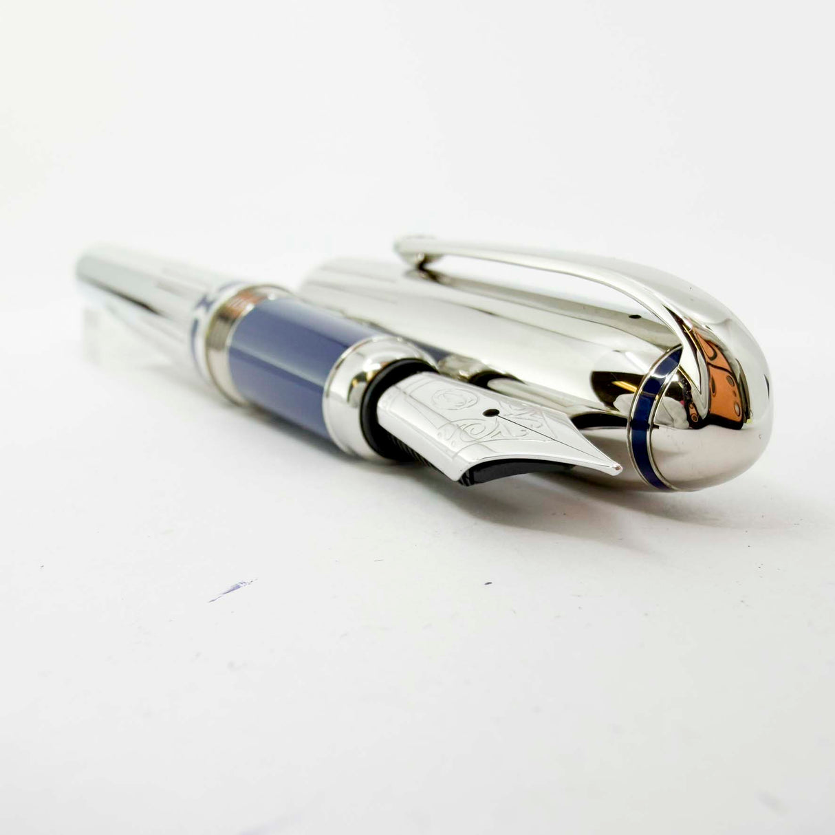 Cartier Platinum-Plated Art Deco Etched Lines & Blue Laque Limited Edition Fountain Pen - Fine 18kt Gold Nib
