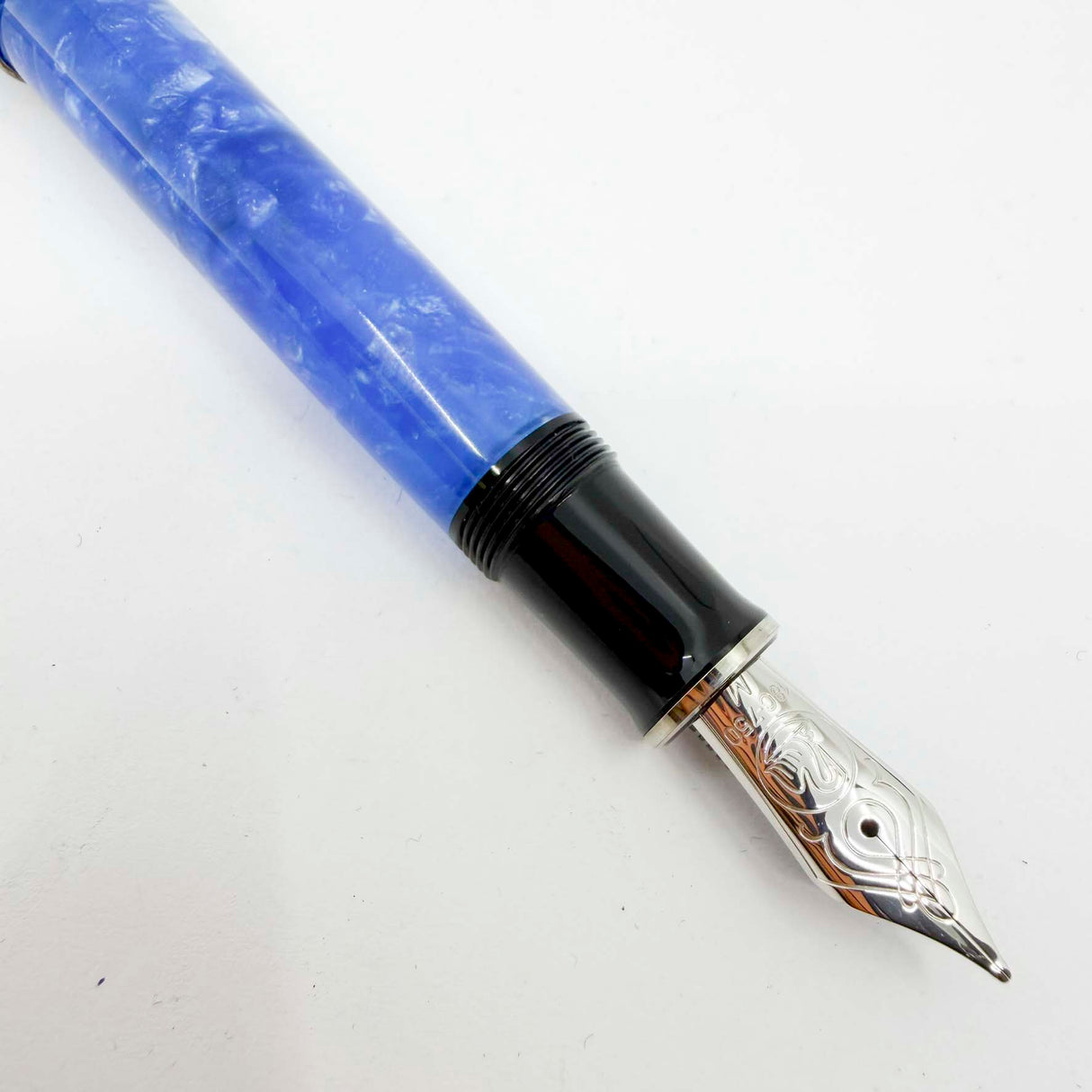 Pelikan M805 Vibrant Blue Fountain Pen - Medium 18kt Gold Nib