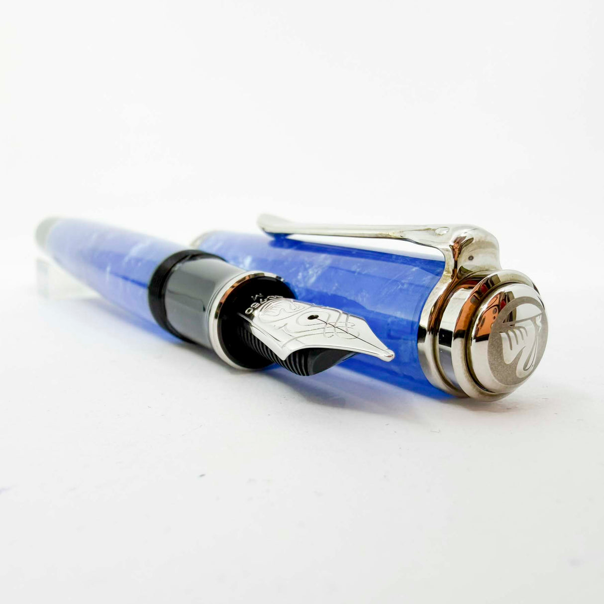 Pelikan M805 Vibrant Blue Fountain Pen - Medium 18kt Gold Nib