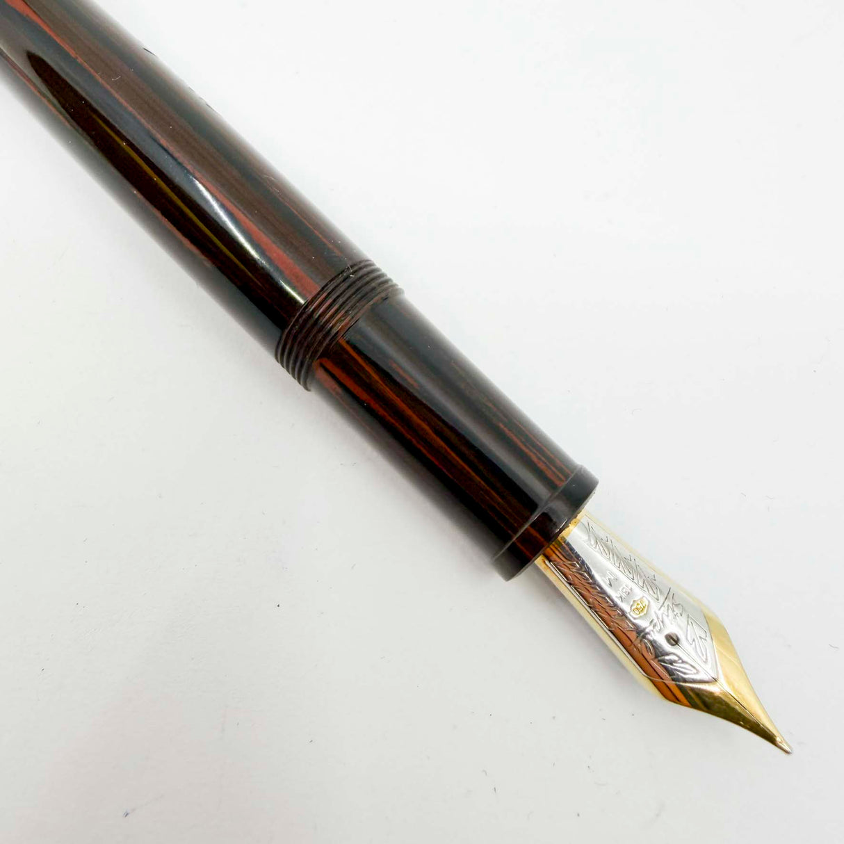 Stipula Novecento Woodgrain Ebonite Fountain Pen - Medium 18kt Gold Nib