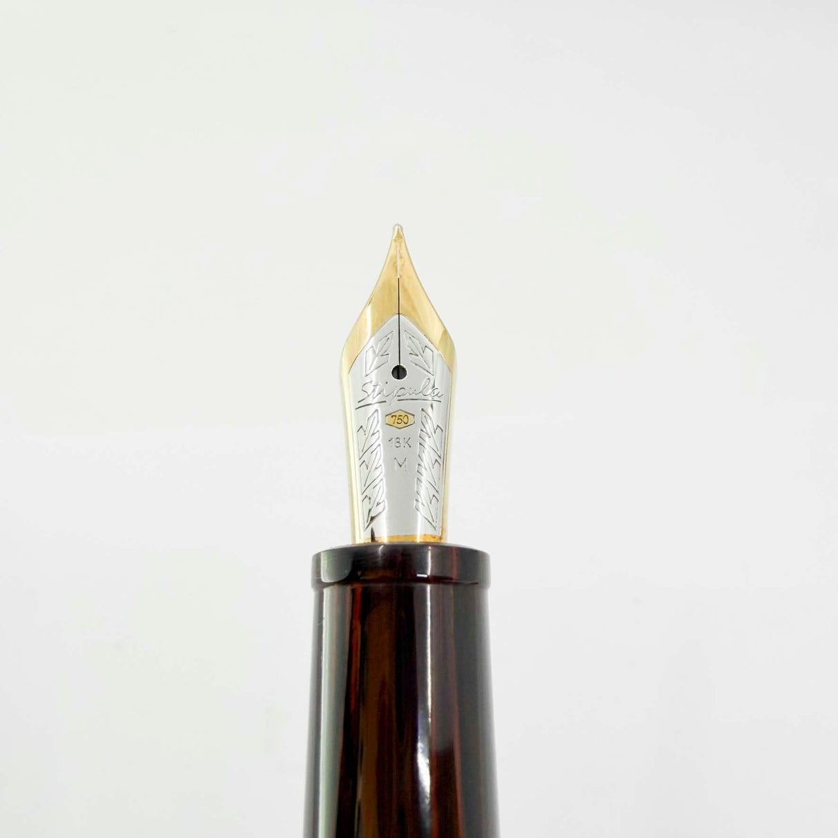 Stipula Novecento Woodgrain Ebonite Fountain Pen - Medium 18kt Gold Nib