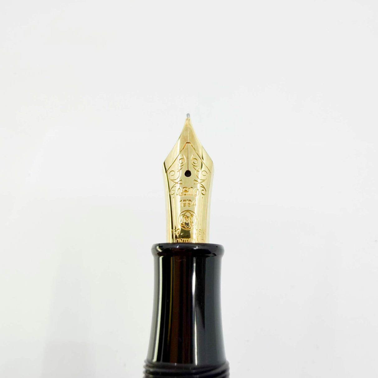 Montblanc Oscar Wilde Writer Series Limited Edition Fountain Pen - Medium 18kt Gold Nib