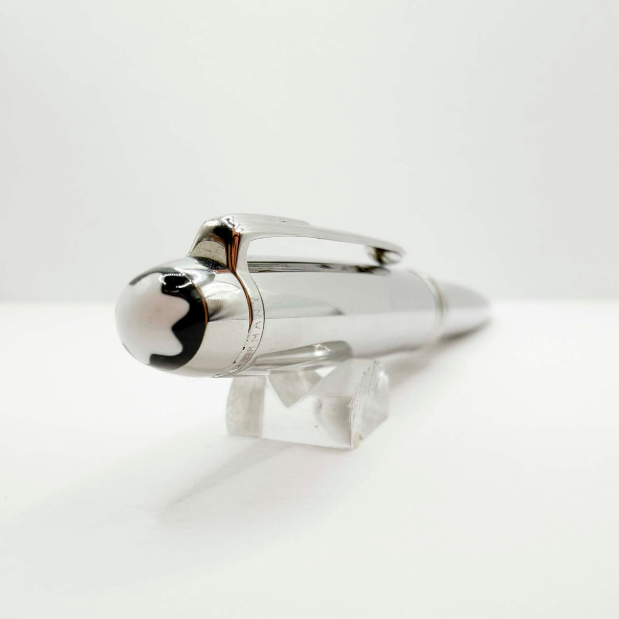 Montblanc Meisterstuck Solitaire Stainless Steel 164 Ballpoint Pen (No Pattern)