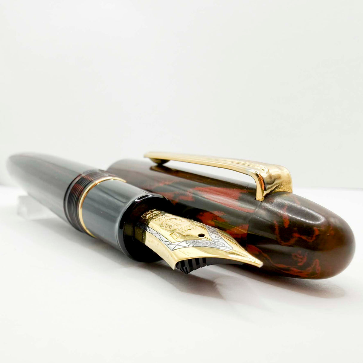 Sailor King of Pen Woodgrain Ebonite Fountain Pen - Medium 21kt Gold Nib