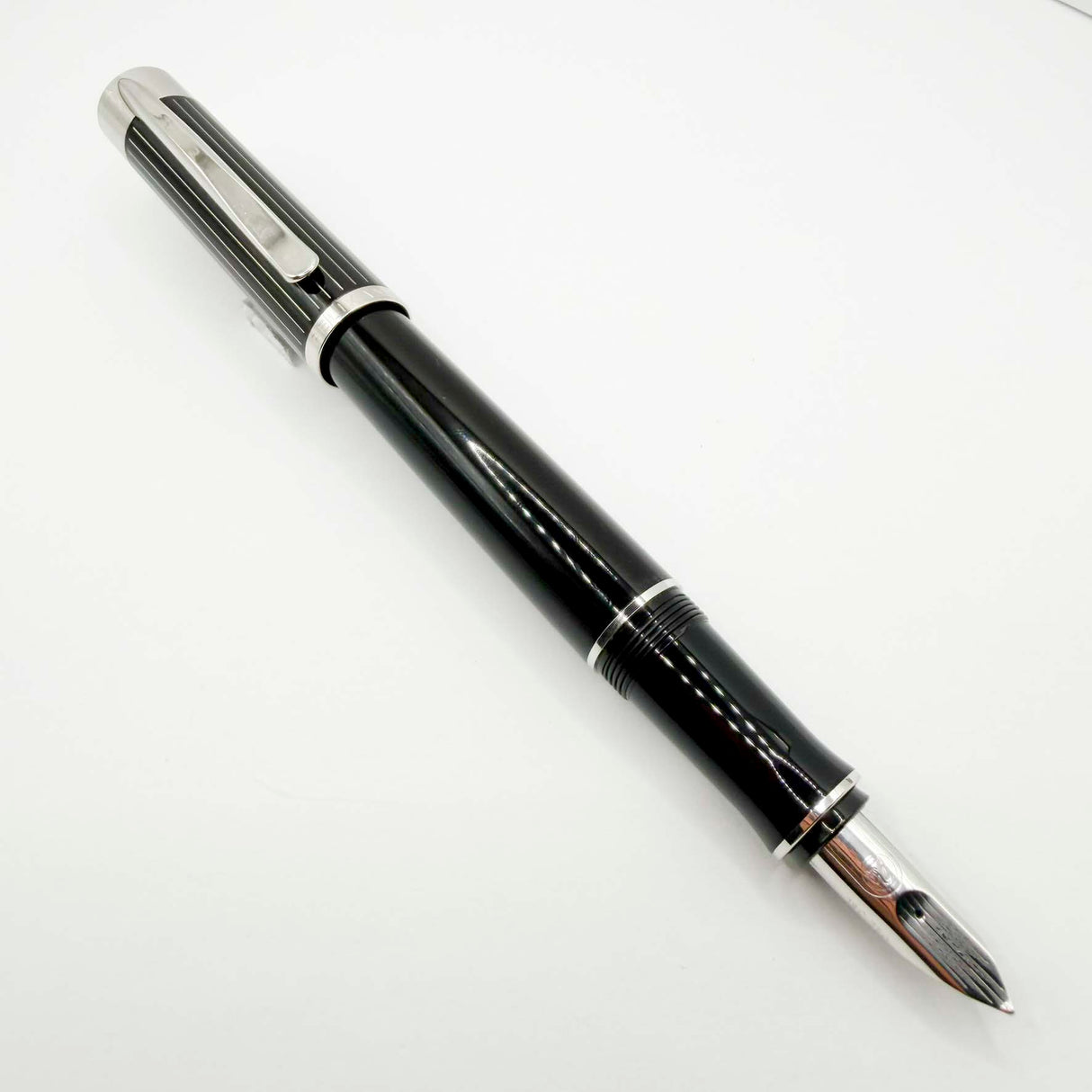 Pelikan P3100 Ductus Fountain Pen -  Fine 18kt Gold Nib