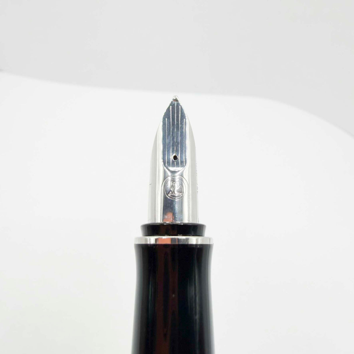 Pelikan P3100 Ductus Fountain Pen -  Fine 18kt Gold Nib