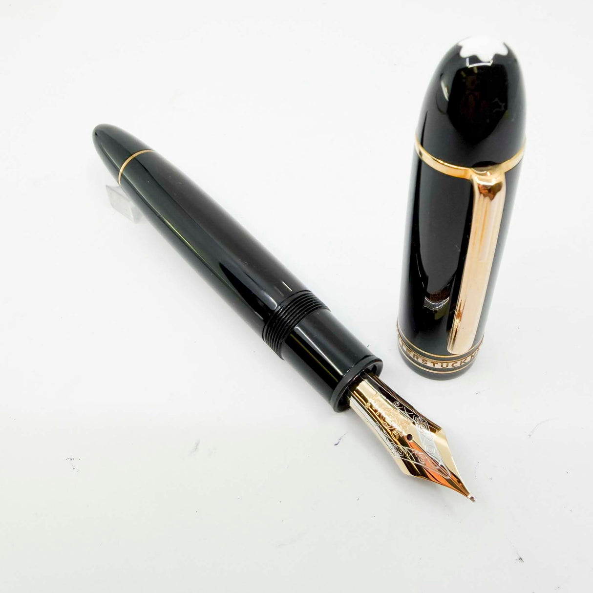 Montblanc Meisterstuck #149 (Largest) Red Gold-Coated Fountain Pen   -   Fine 18kt Gold Nib