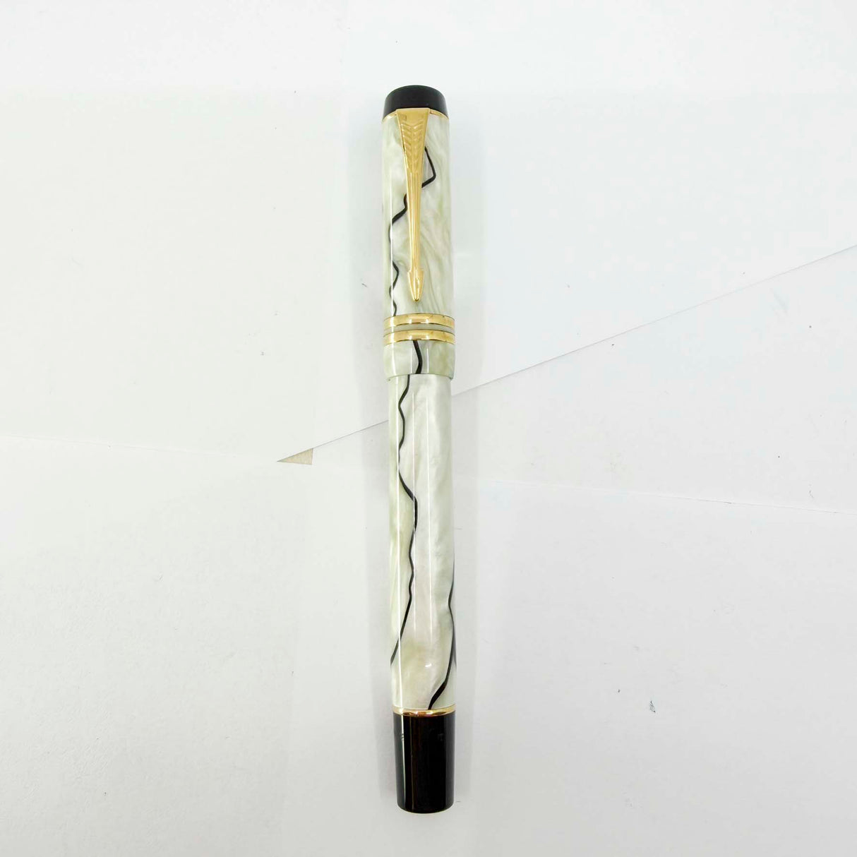 Parker Duofold International (Standard Size) Lustrous Pearl & Black Fountain Pen  - Medium 18kt Gold Nib