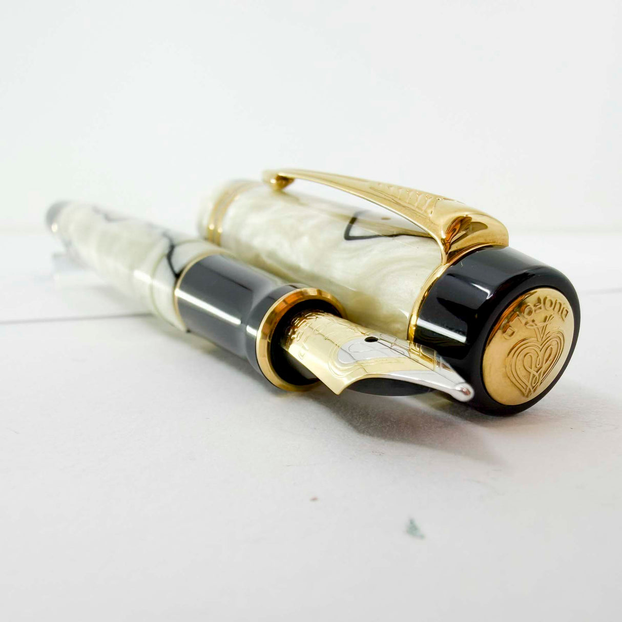 Parker Duofold International (Standard Size) Lustrous Pearl & Black Fountain Pen  - Medium 18kt Gold Nib