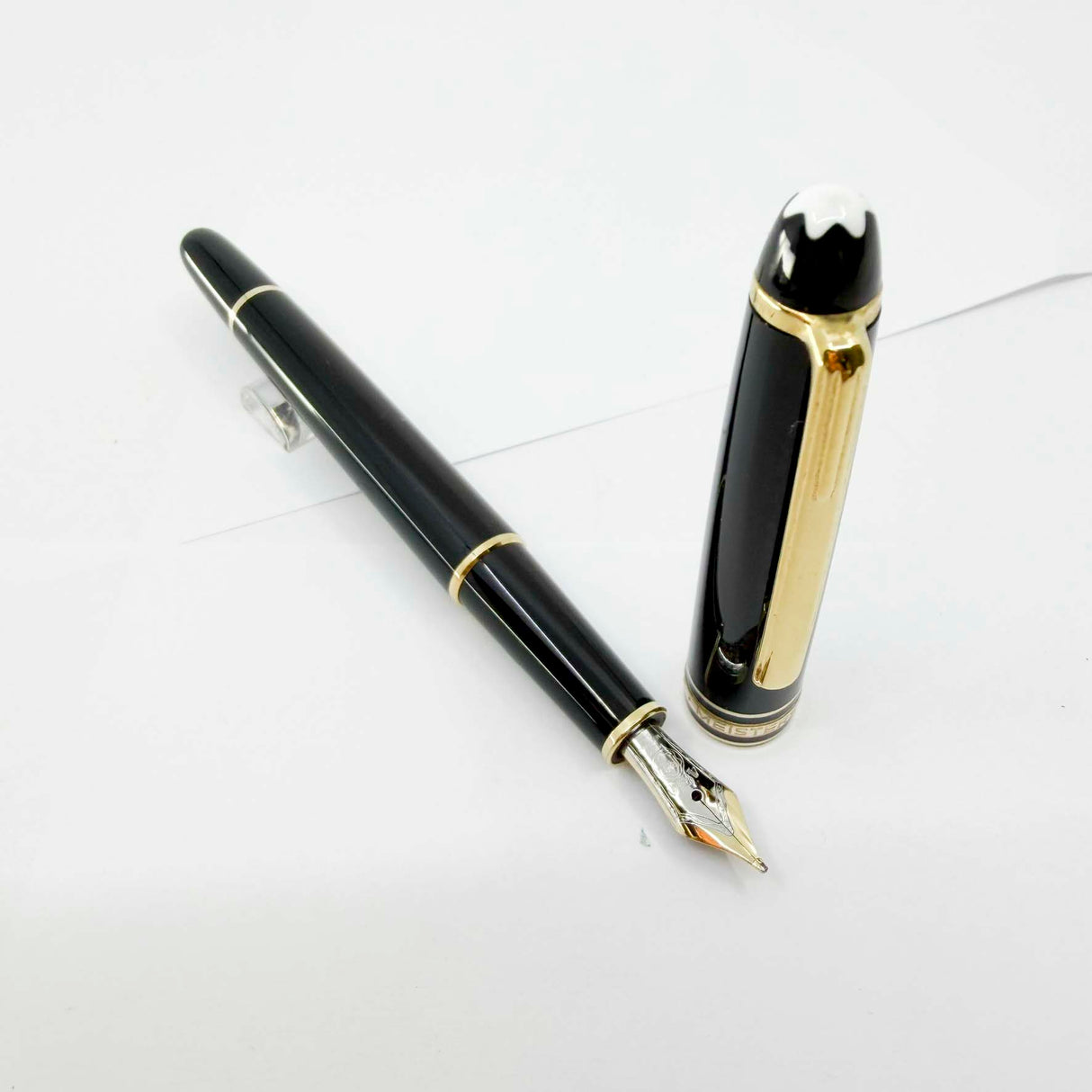 Montblanc Classique #144 Black Resin Fountain Pen  - Medium  14kt Gold Nib