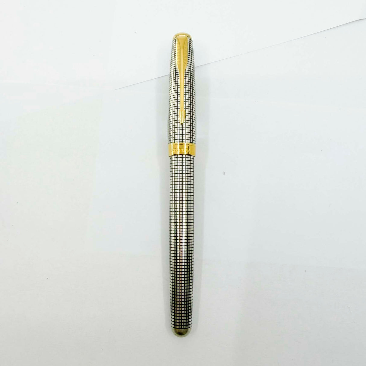 Parker Sonnet Sterling Silver Cisele Cross Hatch Fountain Pen -  Fine 18kt Gold Nib