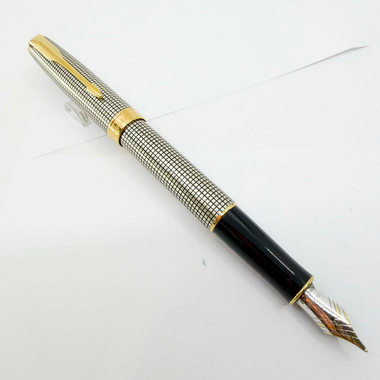 Parker Sonnet Sterling Silver Cisele Cross Hatch Fountain Pen -  Fine 18kt Gold Nib