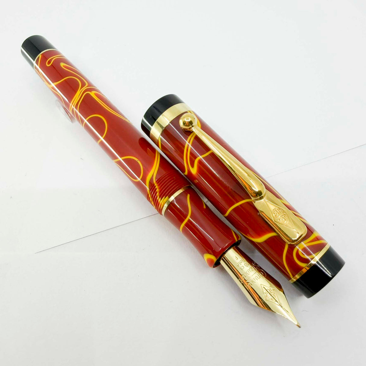 Conway Stewart Duro Rust & Yellow Swirls Fountain Pen - Fine 18kt Gold Nib